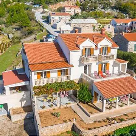 Pet Friendly In With View Appartement Bol